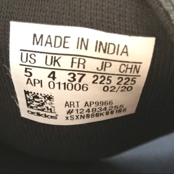 Adidas ADILETTE SLIDES Size 5 - Picture 8 of 8